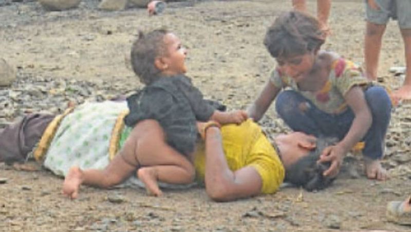 madhya pradesh guna case: Public shows anger on social media after police torture on farmer family kpa