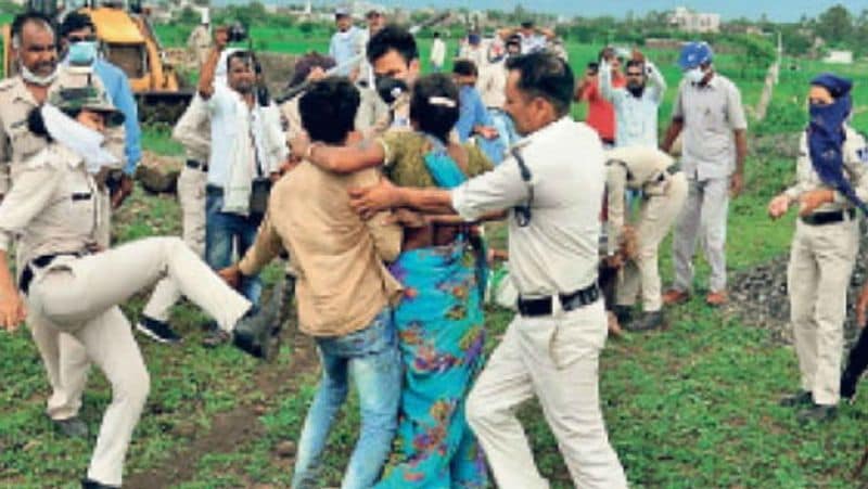 madhya pradesh guna case: Public shows anger on social media after police torture on farmer family kpa