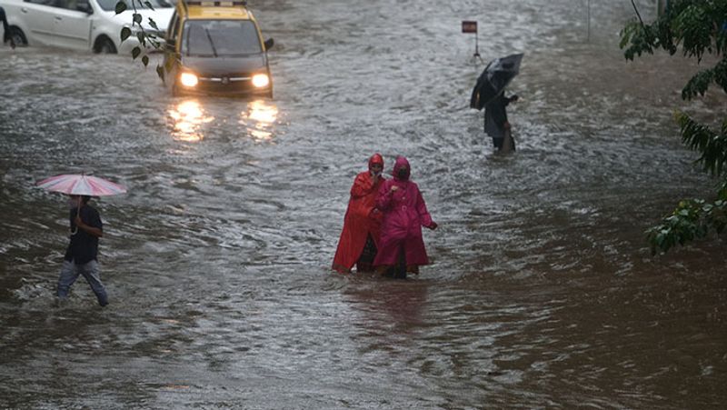 Weather update heavy rainfall in Kolkata and Bengal RTB