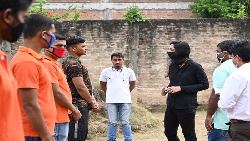 पुष्पम ने कहा कि इस बार नीतीश कुमार बिहार के मुख्यमंत्री नहीं बनेंगे और न ही यहां एनडीए की सरकार बनेगी, क्योंकि पलूरल्स उन्हें बनने नहीं देगी। वे मुख्यमंत्री बन कर बिहार के शासन में सुधार करेंगी। वे प्रयास करेंगी कि सभी 45 विभाग अच्छे से काम करें, ताकि जो लोग काम नहीं कर रहे हैं उन्हें डिसमिस किया जाए।