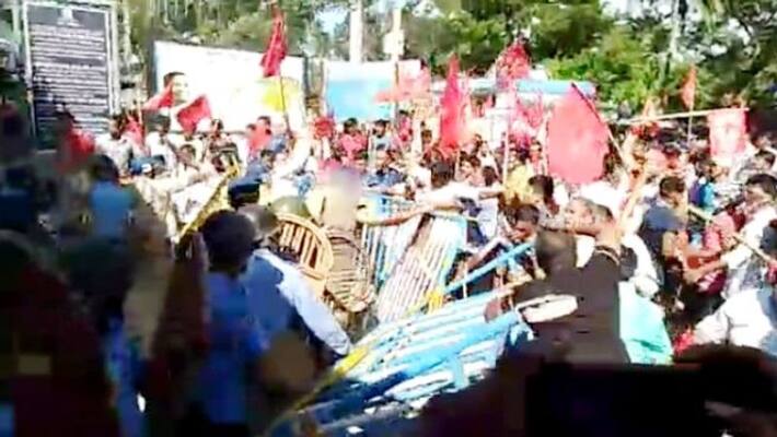Police Cpim agitators clashed in Murshidabad BTD Police Cpim agitators clashed in Murshidabad BTD
