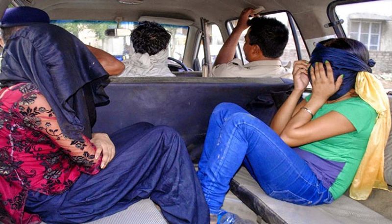 Police reached the guest house to observe the lockdown, looking at the inside, was shocked asa