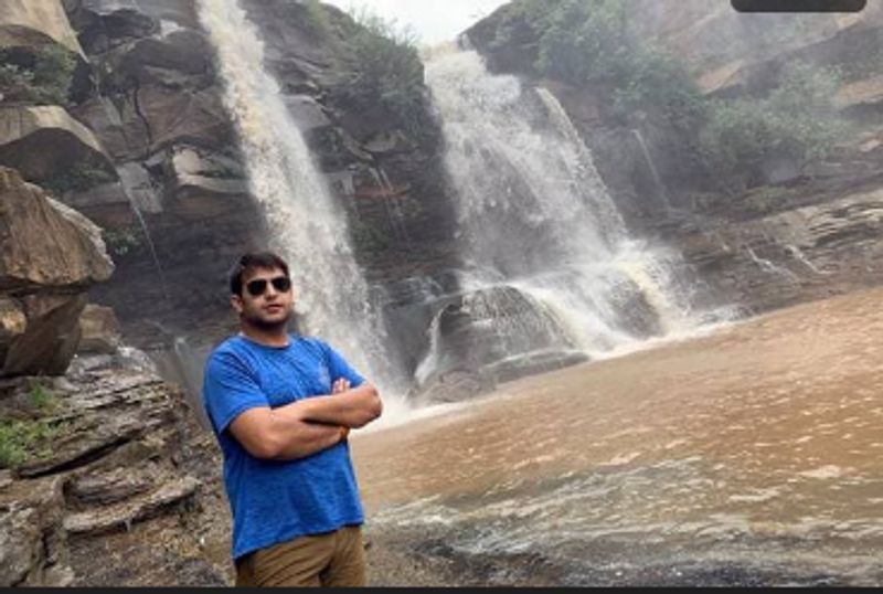 ias success story of upsc topper abhishek sharma kashmiri ias inspiring story kpt
