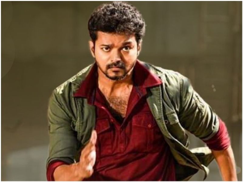 6 நவம்பர் 2018இல் வெளியான சர்க்கார் படம் ஏ ஆர் முருகதாஸ் இயக்கி நடிகர் விஜய் நடித்து சூப்பர் டூப்பர் ஹிட் ஆன படம் இந்த படமும் அரசியல் காட்சிகளை விமர்சித்து எடுக்க பட்ட படம் தான் 