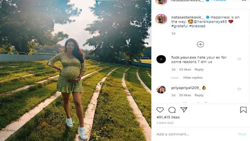 Hardik Pandya Twitter post goes viral Natasa Stankovic was seen lying on his lap kpl