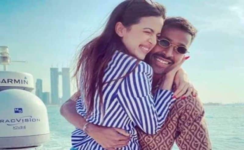 Hardik Pandya Twitter post goes viral Natasa Stankovic was seen lying on his lap kpl