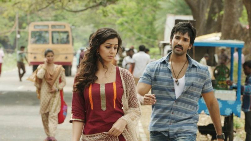 இவர்கள் இருவரும் இணைந்து யாகாவாராயினும் நாகாக்க, மற்றும் மரகத நாணயம் ஆகிய படங்களில் இணைந்து நடித்துள்ளனர். இந்த படங்களில் நடிக்கும் போதுதான் இருவருக்குள்ளும் காதல் தீ பற்றியதாக ஒரு தகவல் வெளியாகியுள்ளது.
