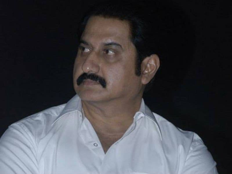 తమిళ్ ఇండస్ట్రీలో వెండితెరకు పరిచయం అయిన సుమన్ టాలీవుడ్లో స్టార్ ఇమేజ్ అందుకున్నాడు. భాను చందర్ సాయంతో టాలీవుడ్లో అడుగుపెట్టిన సుమన్కు యాక్షన్ హీరోగా మంచి ఇమేజ్ వచ్చింది. మార్షల్ ఆర్ట్స్ లో ప్రావీణ్యం ఉండంటంతో పాటు హీరోయిక్ పర్సనాలిటీ కూడా ప్లస్ అవ్వటంతో సుమన్ టాప్ హీరోలకు కూడా పోటీ ఇచ్చే స్థాయికి వచ్చాడు.