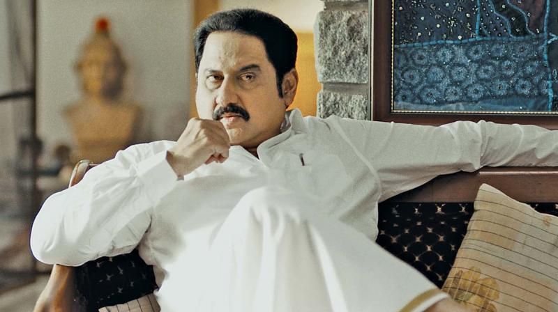 అప్పట్లో చిరంజీవి సహా ఆ జనరేషన్ హీరోలందరికీ సుమన్ గట్టి పోటి ఇచ్చాడు. కెరీర్ సూపర్ ఫాంలో ఉన్న సమయంలో సుమన్ బ్లూ ఫిలింస్ కేసులో జైలుకు వెళ్లటంతో కెరీర్ తిరగబడింది. అప్పట్లో సుమన్ ఎదుగుదలను ఆపేందుకునే ఆయన్ను తప్పుడు కేసుల్లో ఇరికించారన్న ప్రచారం కూడా జరిగింది.