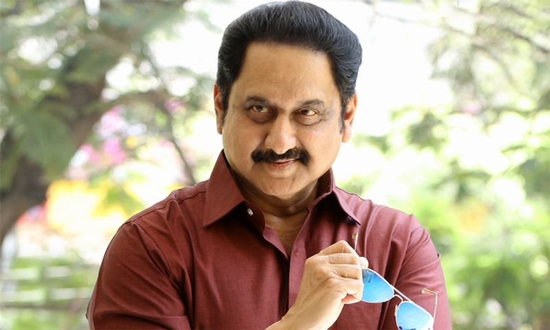 అప్పట్లో ఓ స్టార్ హీరో, చెన్నై సిటీ కమిషనర్ నా అరెస్ట్ వెనుక ఉన్నట్టుగా పెద్ద ఎత్తున్న ప్రచారం జరిగింది. అవన్నీ రూమర్సే. శత్రువులు నా విషయంలో వాళ్లను బ్లేమ్ చేసే ప్రయత్నం చేశారు. నేను జైలుకు వెళ్లడానికి స్టార్ హీరో కారణం అన్న విషయం నేను ఒప్పుకోను. అక్కడ జరిగినదంతా వేరు అంటూ క్లారిటీ ఇచ్చారు సుమన్.