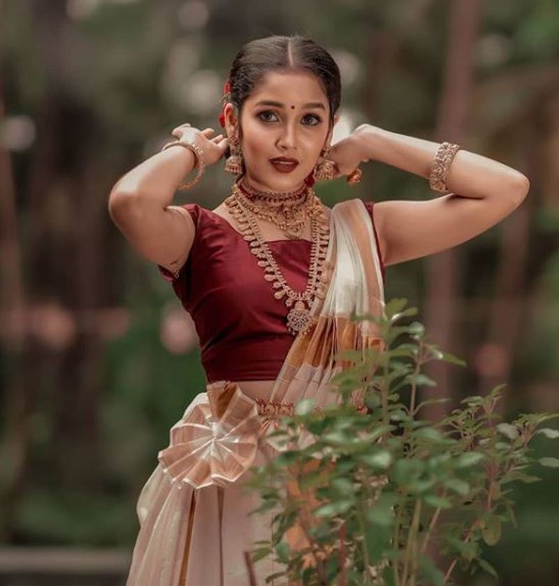 child artist anikha latest photo shoot