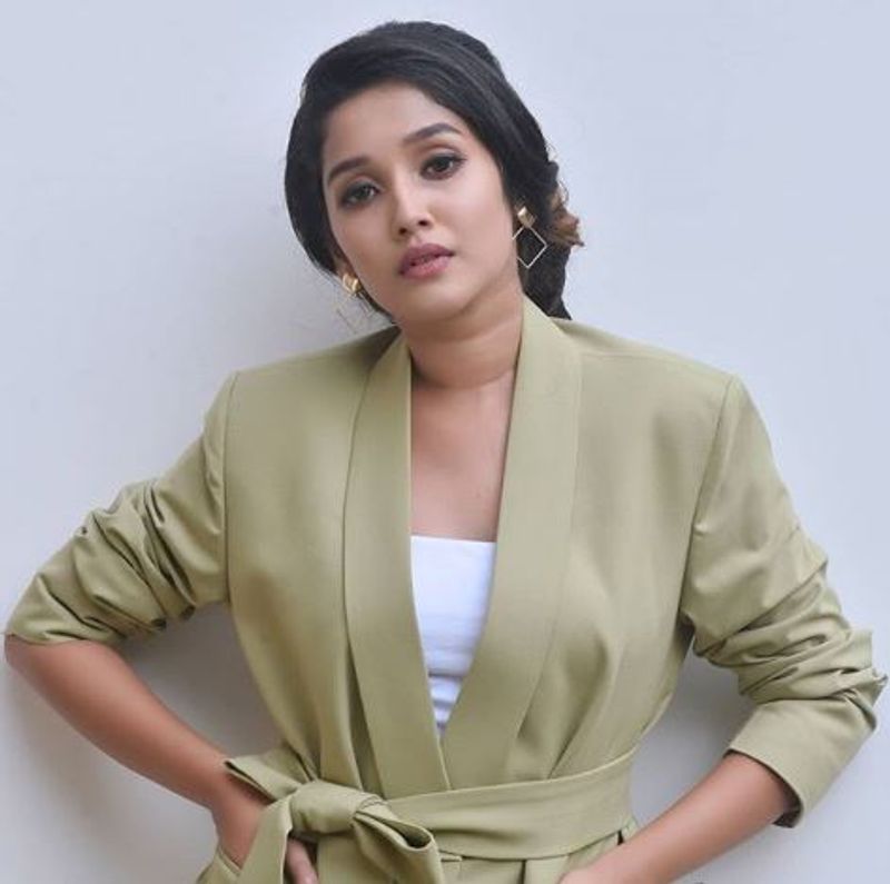 child artist anikha latest photo shoot