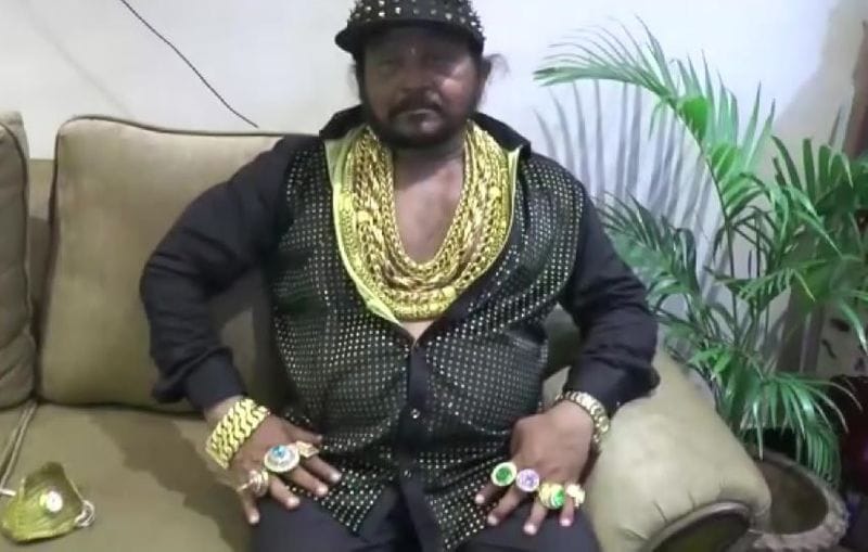 Odisha A businessman in Cuttack made a gold mask in Corona kpn