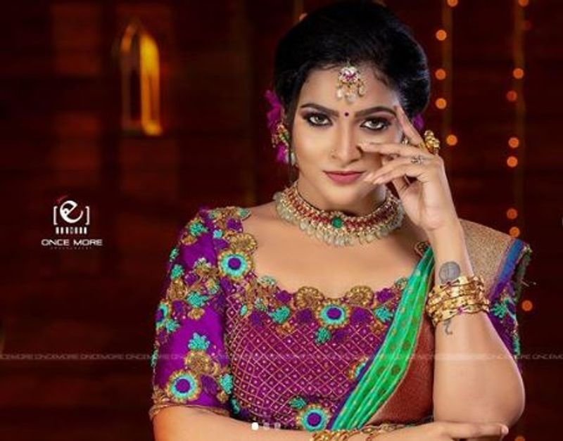 கண்ணால் பேசும் பெண்ணே 