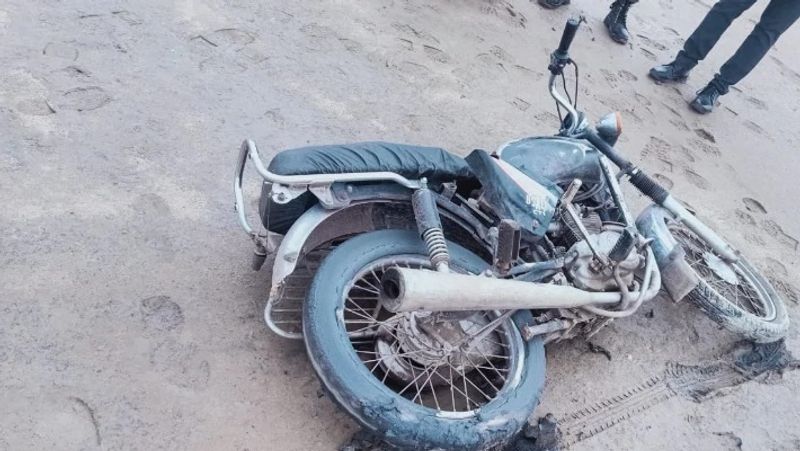 maharashtra young man set out for Pakistan by bike to meet girlfriend from kutch border KPP