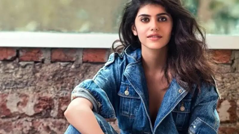 Sanjana Sanghi Reveals that she was stressed before dil bechara Shooting with sushant singh Rajput due to director KPY