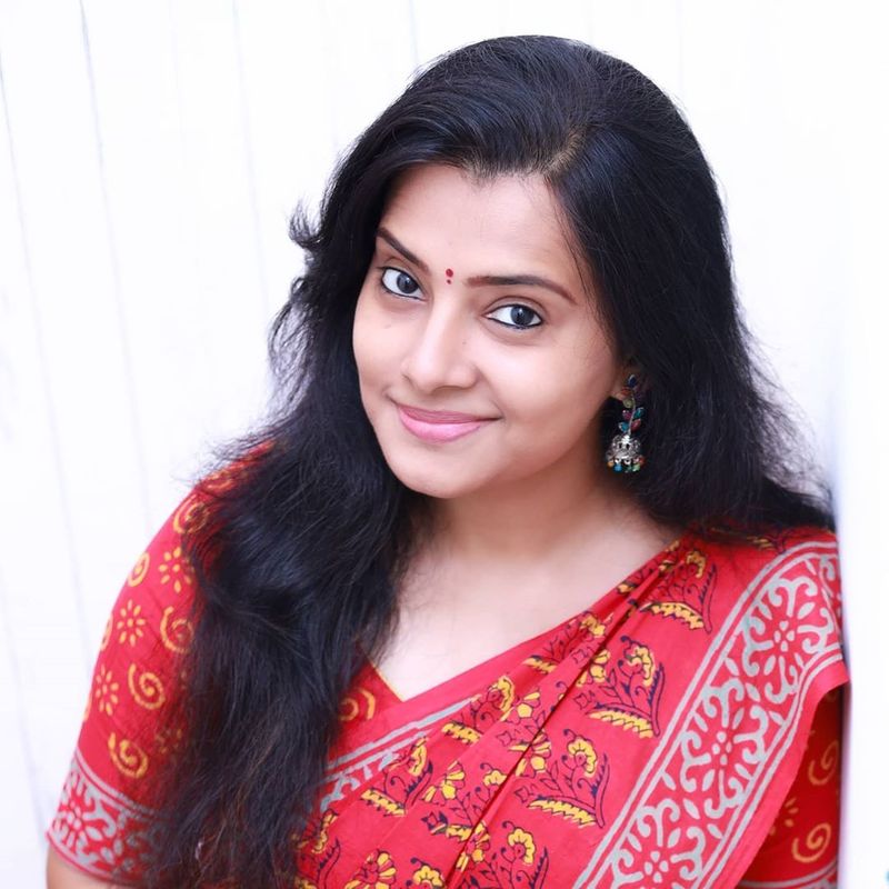 அழகு பொண்ணு ஸ்ருதி ராஜ் 