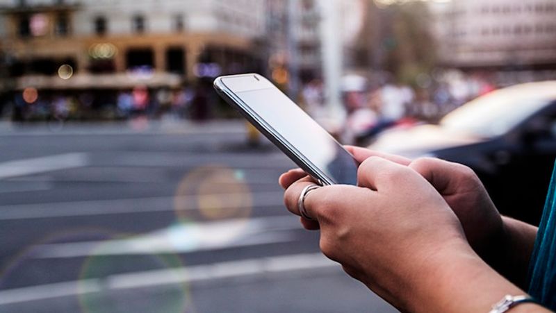 Commuters needs smartphone to metro in kolkata service will be resume from 14 september RTB