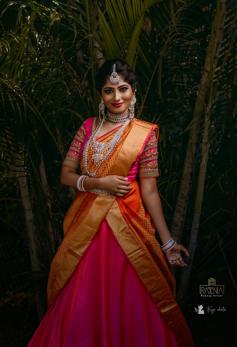 சும்மா கும்முனு இருக்கும் ஜூலி 