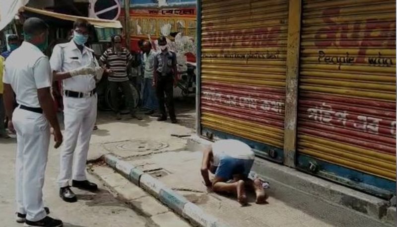 
করোনা সন্দেহভাজন ওই অসুস্থ ব্য়ক্তির থেকে সামাজিক দূরত্ব রেখেই পর্যবেক্ষণ চালাল পুলিশ বলে এলাকাবাসীর দাবি।