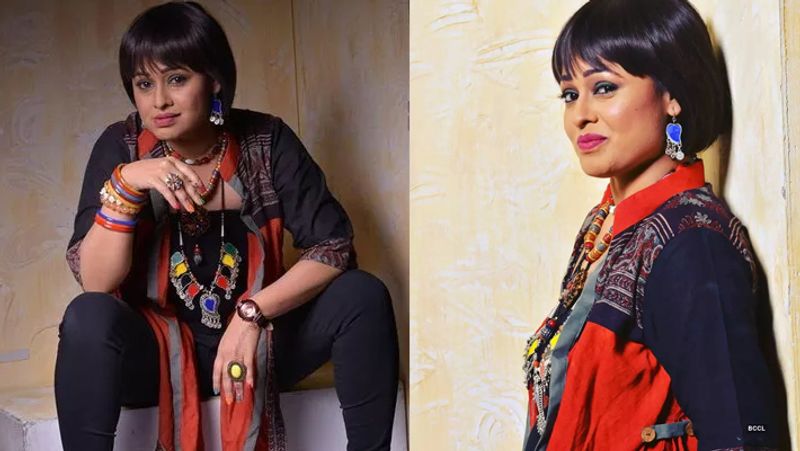 Taarak Mehta Ka Ooltah Chashmah Madhavi Bhabhi aka sonalika joshi Smoking photos viral some real life facts KPJ