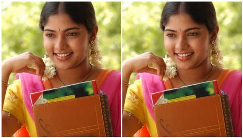 thaamirabharani bhanu lip lock with Husband on her 5th wedding anniversary photo going viral
