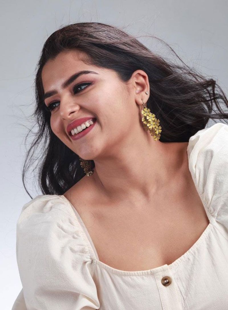 Allu Arjun Gangotri movie Child Artist Kavya ready to hit silver screen as heroine