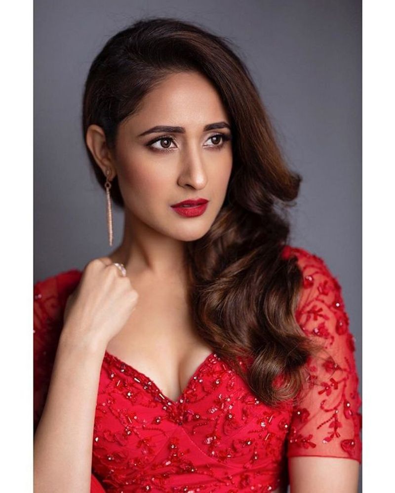Pragya Jaiswal decided to give a glamour feast