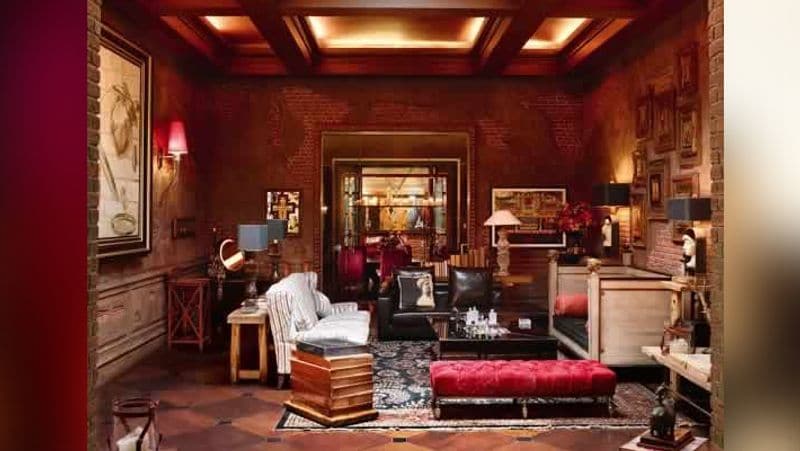 shahrukh khan covered home mannat with plastic cover due to this reason look some photos of his luxurious bungalow KPJ