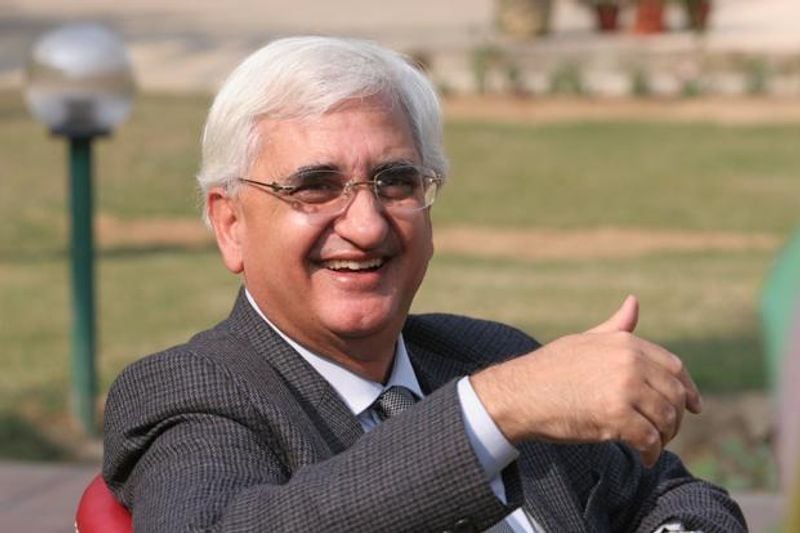 top 10 high paid lawyers famous indian lawyers fees ram jethmalani kapil sibbal salman khurshid kpt