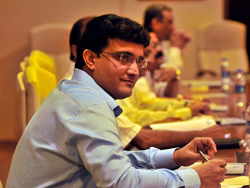 আইসিসির টি-টোয়েন্টি বিশ্বকাপ স্থগিতের সিদ্ধান্তে অবশেষে স্বস্তির নিঃশ্বাস ফেলেছে বিসিসিআই। চলতি বছরে টি-টোয়েন্চি বিশ্বকাপের উইন্ডোতে আইপিএল আয়োজনের বিষয়ে আর কোনও বাধা রইল না ভারতীয় ক্রিকেট বোর্ডের। আইসিসির বৈঠকে বিশ্বকাপ স্থগিতের সিদ্ধান্ত ঘোষণা হতেই আইপিএলের জন্য কোমড় বেঁধে ময়দানে নেমে পড়েছে বিসিসিআই কর্তারা।