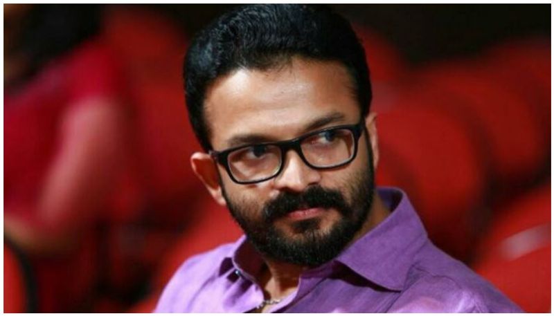 ഫോൺ കാൾ ഏകദേശം ഒരു 15 മിനിറ്റ് ഉണ്ടായിരുന്നു.