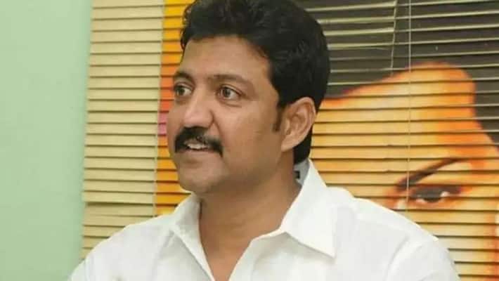 Gannavaram MLA Vallabhaneni Vamsi Complaints Against TDP Leaders To DGP Gannavaram MLA Vallabhaneni Vamsi Complaints Against TDP Leaders To DGP