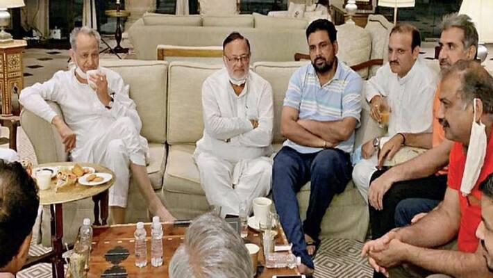 Ashok Gehlot holds meeting with MLAs in Rajasthan kpn Ashok Gehlot holds meeting with MLAs in Rajasthan kpn