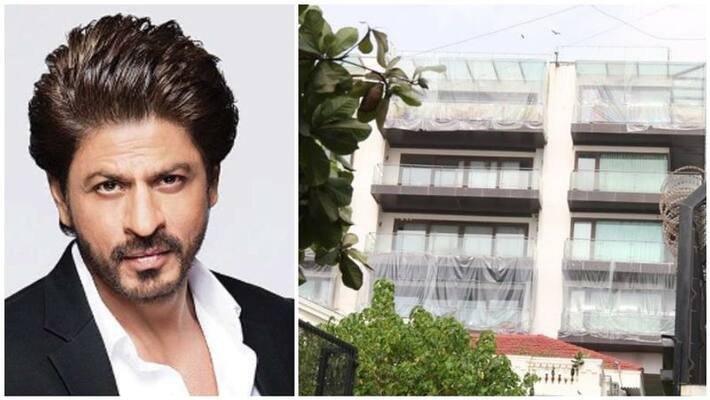 Why Shah Rukh khan Bunglow Mannat Covered With Plastic Sheet Why Shah Rukh khan Bunglow Mannat Covered With Plastic Sheet