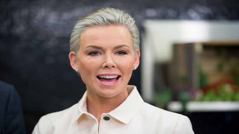 गनहिल स्टोर्डलेन
गनहिल स्टोर्डलेन (Gunhild Stordalen) नॉर्वे की मशहूर फिजिशियन और एनवायरन्मेंटल एक्टिविस्ट हैं। ये दुनिया की सबसे ग्लैमरस वेज बिलेनियर हैं। गनहिल स्टोर्डलेन ईट फोरम (Eat Forum) की फाउंडर और प्रेसिडेंट हैं। यह प्लेटफॉर्म वेज फूड को बढ़ावा देने का काम करता है। गनहिल स्टोर्डलेन ने वेजिटेरियन फूड को साइंस और बिजनेस से जोड़ने का काम किया है। गनहिल स्टोर्डलेन ने एनवायरन्मेंटल रिसर्च ऑर्गनाइजेशन GreeNudge की स्थापना की है। इस संस्था के जरिए वे समाज सेवा से जुड़े कई तरह के काम करती हैं। उनके हसबैंड पीटर स्टोर्डलेन रियल एस्टेट के अरबपति करोबारी हैं। उन्होंने स्टोर्डलेन फाउंडेशन भी बनाया है। यह फाउंडेशन समाज सेवा के साथ वेजिटेरियन फूड को भी बढ़ावा देने का काम करता है।
