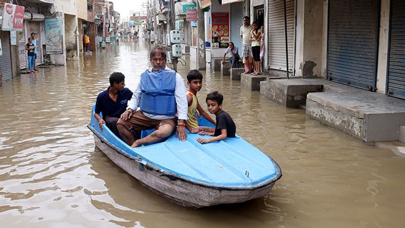 Monsoon 2020 in India, politics with children in floods .. See some shocking pictures kpa