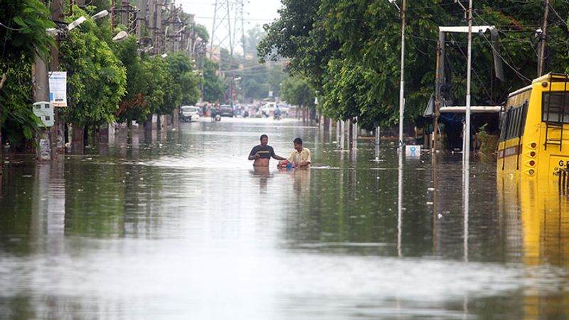 Monsoon 2020 in India, politics with children in floods .. See some shocking pictures kpa