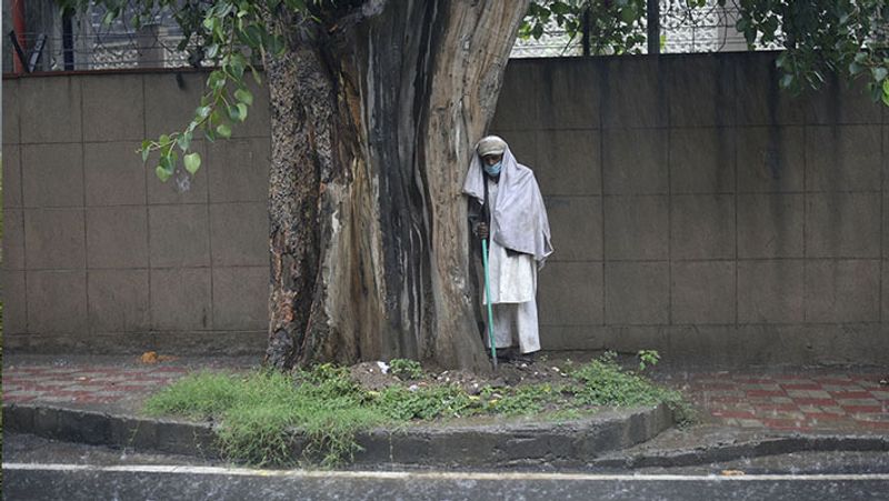 Monsoon 2020 in India, politics with children in floods .. See some shocking pictures kpa