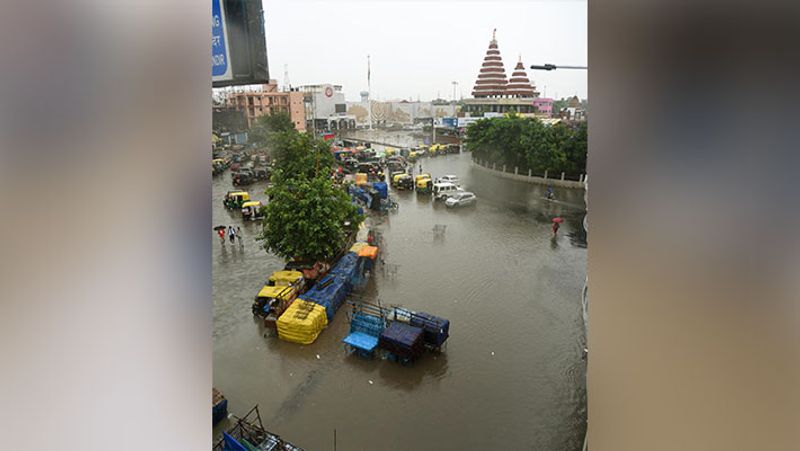 Monsoon 2020 in India, politics with children in floods .. See some shocking pictures kpa