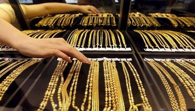 gold price has fallen after 5 days steep hike: check price in chennai