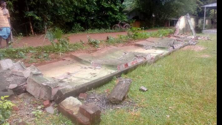 Elephant destroys boundary wall of a school in Midnapore\ Elephant destroys boundary wall of a school in Midnapore\