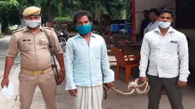 First Innocent girls are sexually assaulted then make videos for blackmailing policeman caught the man kpl