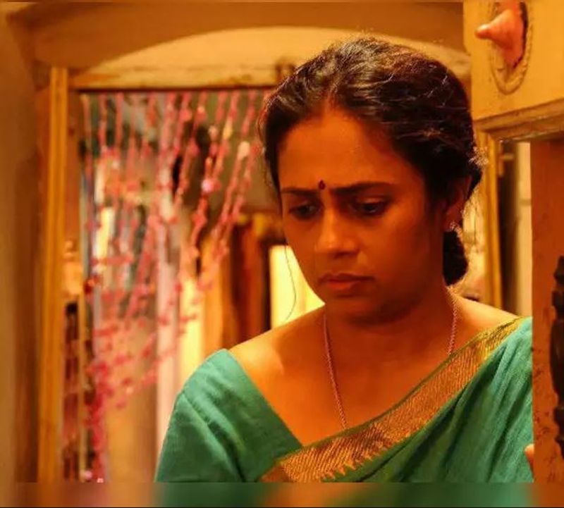 lakshmi ramakirushnan send legal notice for vanitha vijayakumar