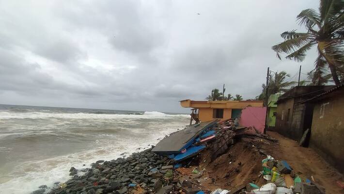 dead body found in vizhinjam coastal area dead body found in vizhinjam coastal area