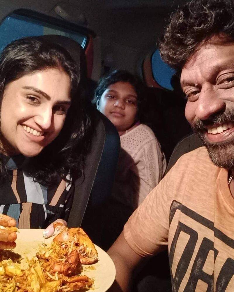 Vanitha -Peter Paul celebrating a birthday party in the car! Photos that shake the bar.