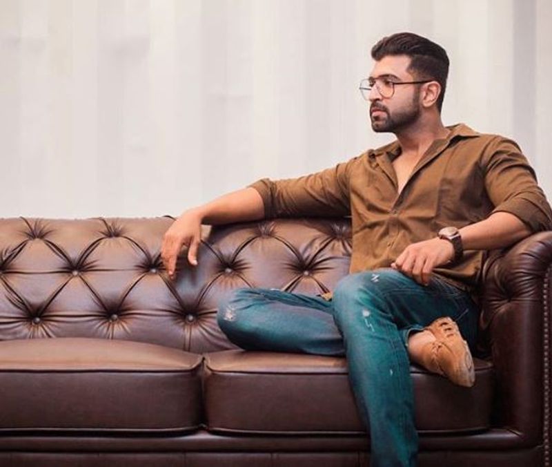 தற்போது நடிகர் அருண் விஜய் குடும்பத்தில் நேர்ந்துள்ள மரண சம்பவம், அவருடைய குடும்பத்தையே கண்ணீரில் ஆழ்த்தியுள்ளது. 