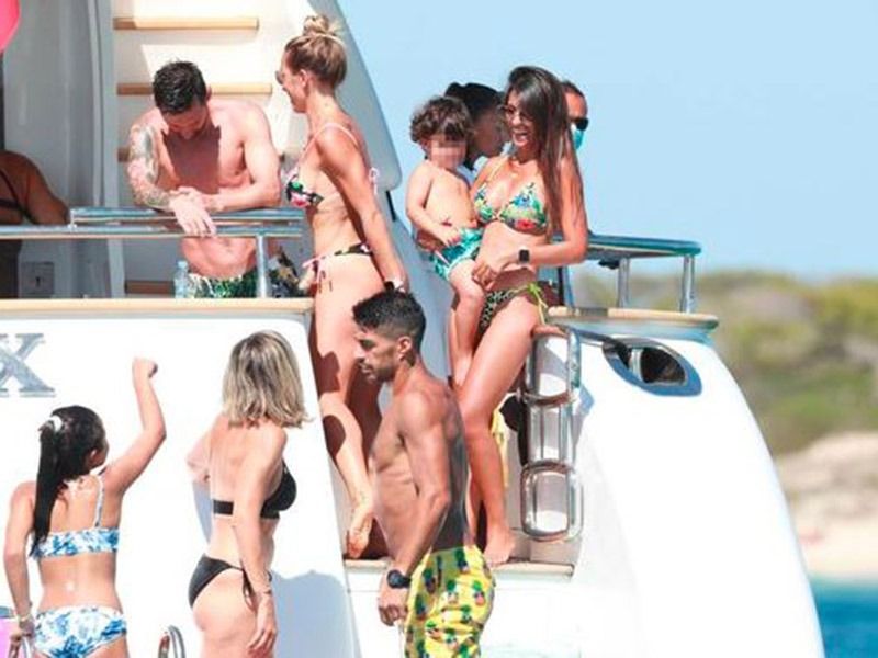 Messi and Suarez got involved in a controversy while on vacation in the Corona epidemic bsp