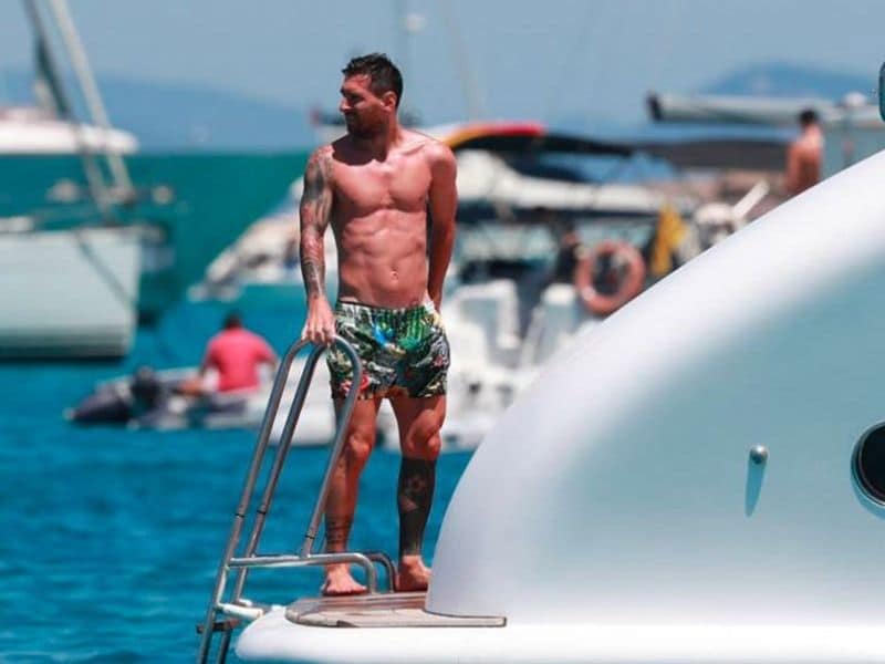 Messi and Suarez got involved in a controversy while on vacation in the Corona epidemic bsp