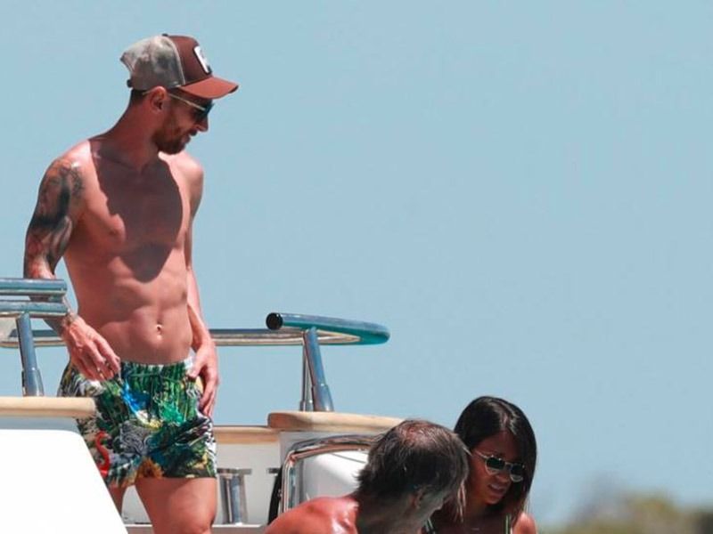Messi and Suarez got involved in a controversy while on vacation in the Corona epidemic bsp